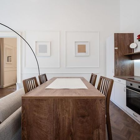 Stylish Apartment In The City Center Budapeste Exterior foto